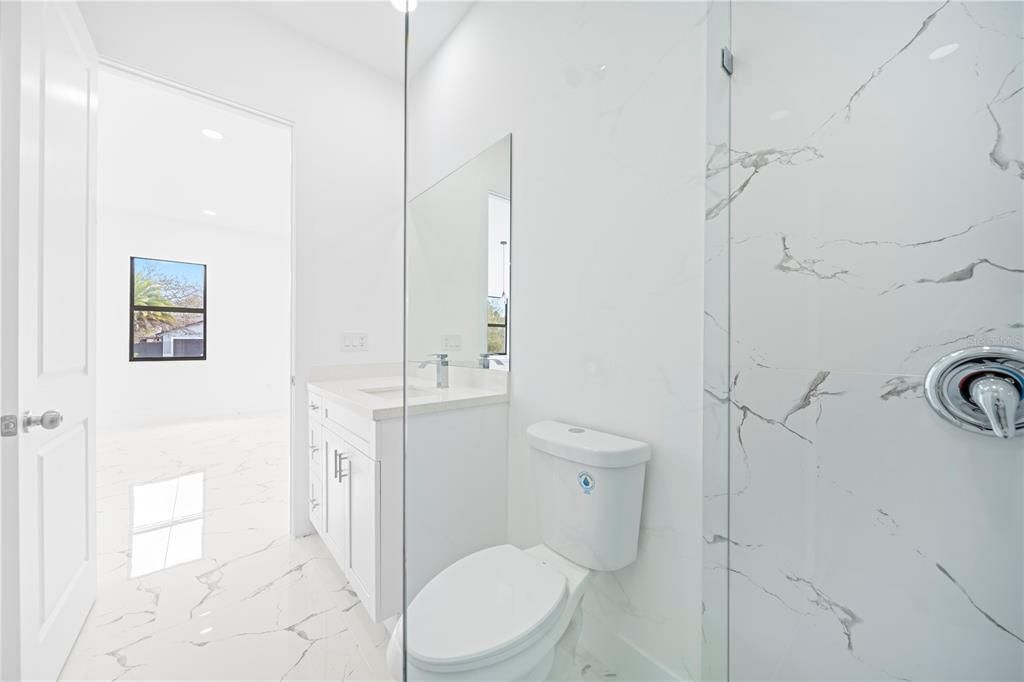 Activo con contrato: $258,000 (3 camas, 2 baños, 1150 Pies cuadrados)