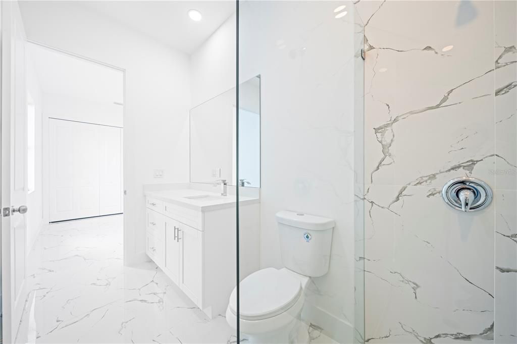Activo con contrato: $258,000 (3 camas, 2 baños, 1150 Pies cuadrados)