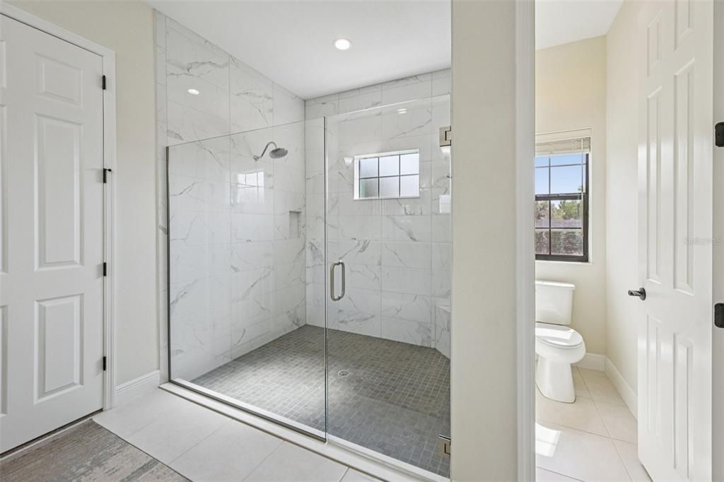 Active With Contract: $639,900 (3 beds, 3 baths, 2541 Square Feet)