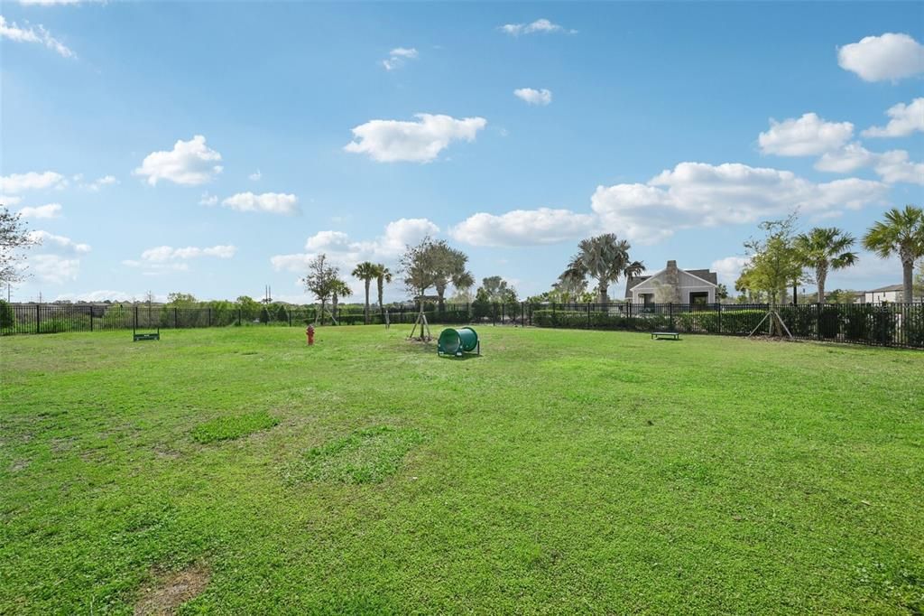 Active With Contract: $639,900 (3 beds, 3 baths, 2541 Square Feet)