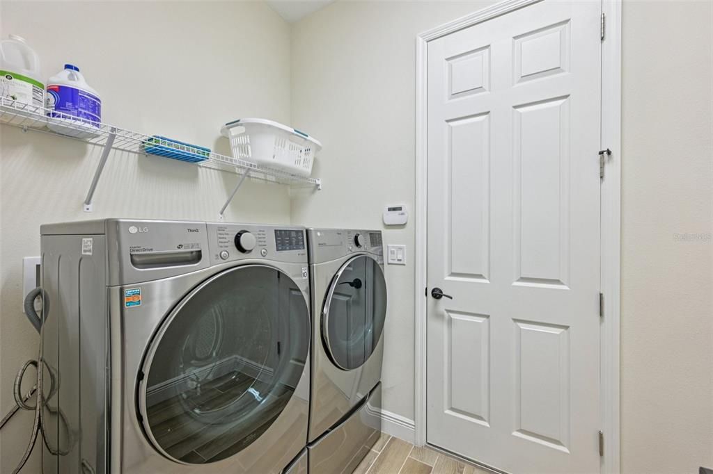 Active With Contract: $639,900 (3 beds, 3 baths, 2541 Square Feet)