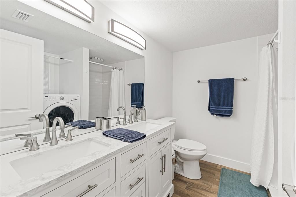 На продажу: $400,000 (2 спален, 2 ванн, 1205 Квадратных фут)