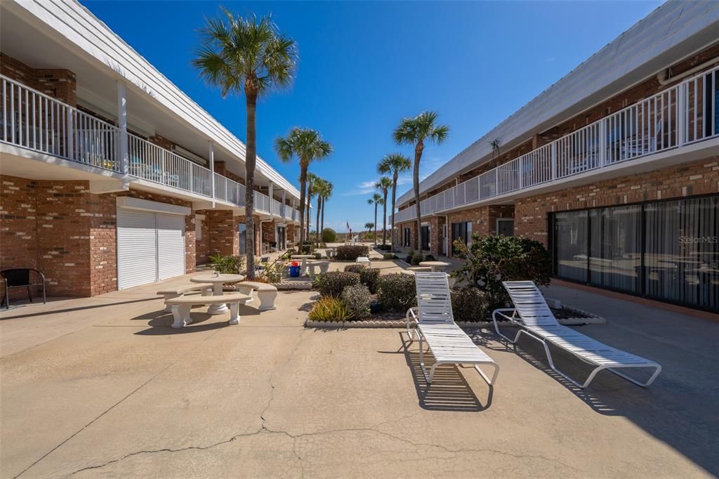 На продажу: $400,000 (2 спален, 2 ванн, 1205 Квадратных фут)