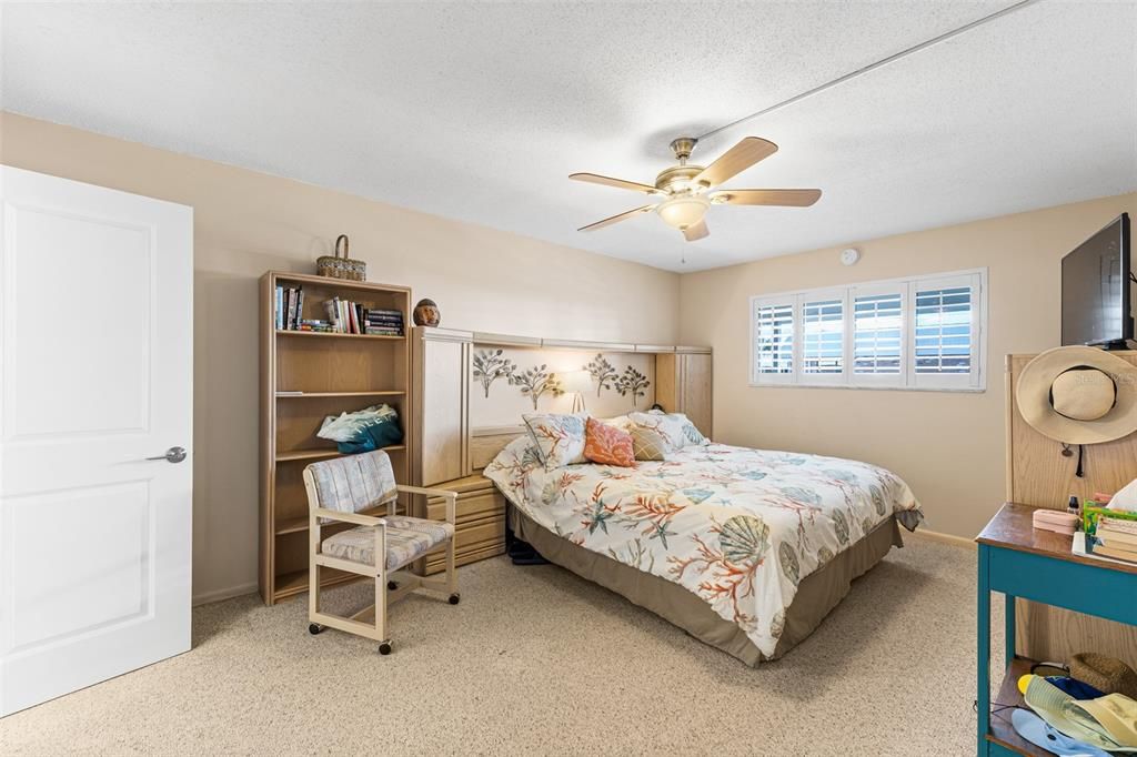 На продажу: $400,000 (2 спален, 2 ванн, 1205 Квадратных фут)