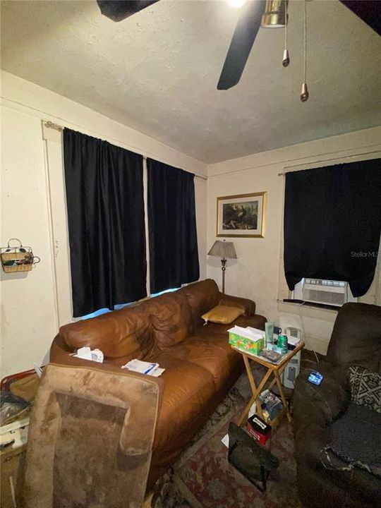 Activo con contrato: $247,000 (3 camas, 2 baños, 1321 Pies cuadrados)