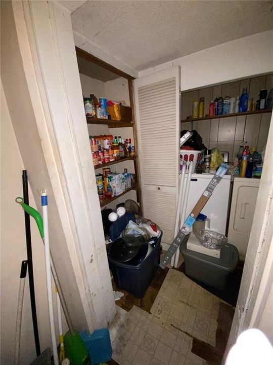 Activo con contrato: $247,000 (3 camas, 2 baños, 1321 Pies cuadrados)