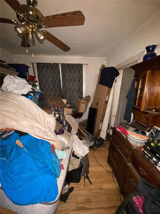 Activo con contrato: $247,000 (3 camas, 2 baños, 1321 Pies cuadrados)