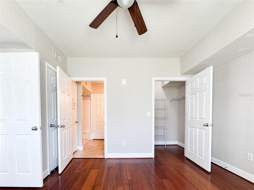 Под контрактом: $190,000 (2 спален, 2 ванн, 1115 Квадратных фут)