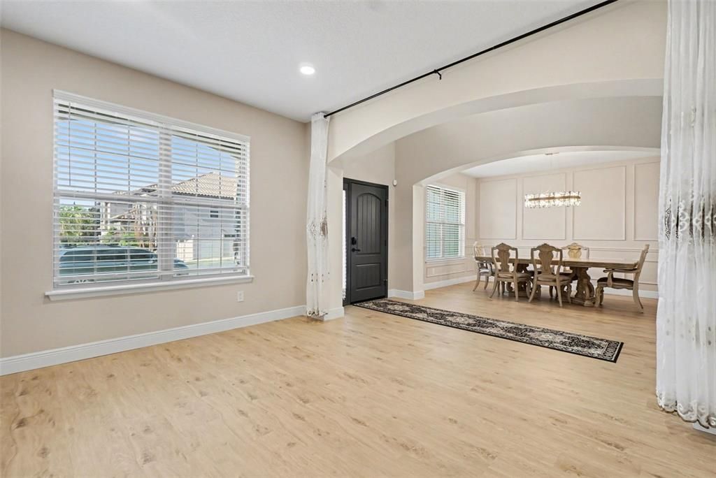 В аренду: $5,500 (6 спален, 4 ванн, 4704 Квадратных фут)