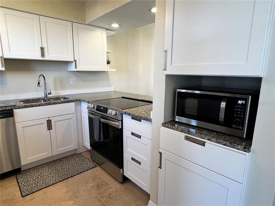 For Sale: $540,000 (2 beds, 2 baths, 1080 Square Feet)