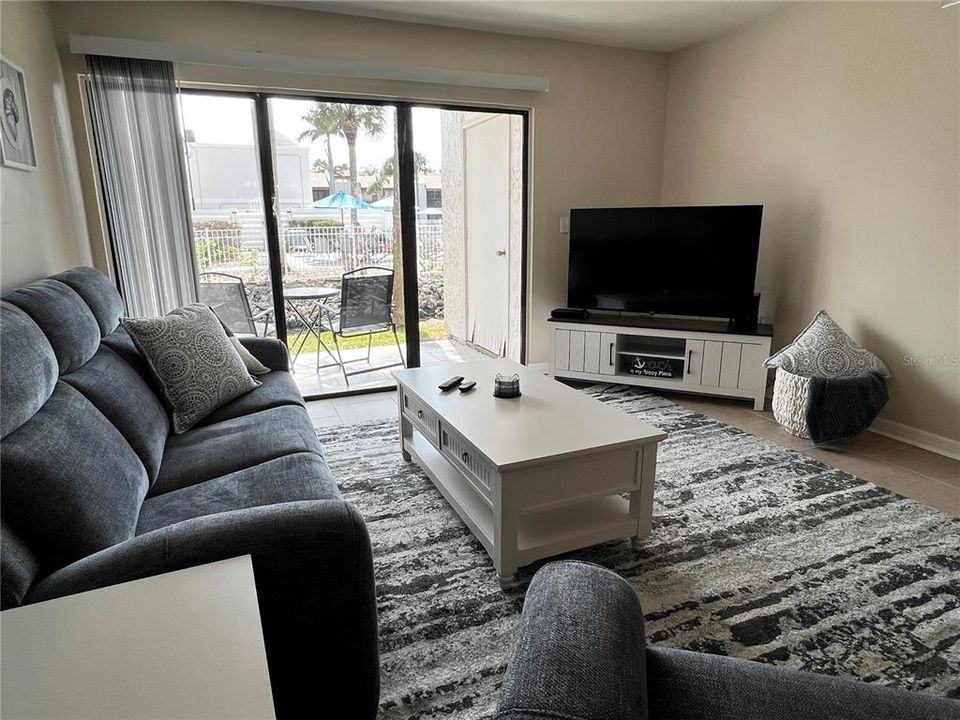 For Sale: $540,000 (2 beds, 2 baths, 1080 Square Feet)