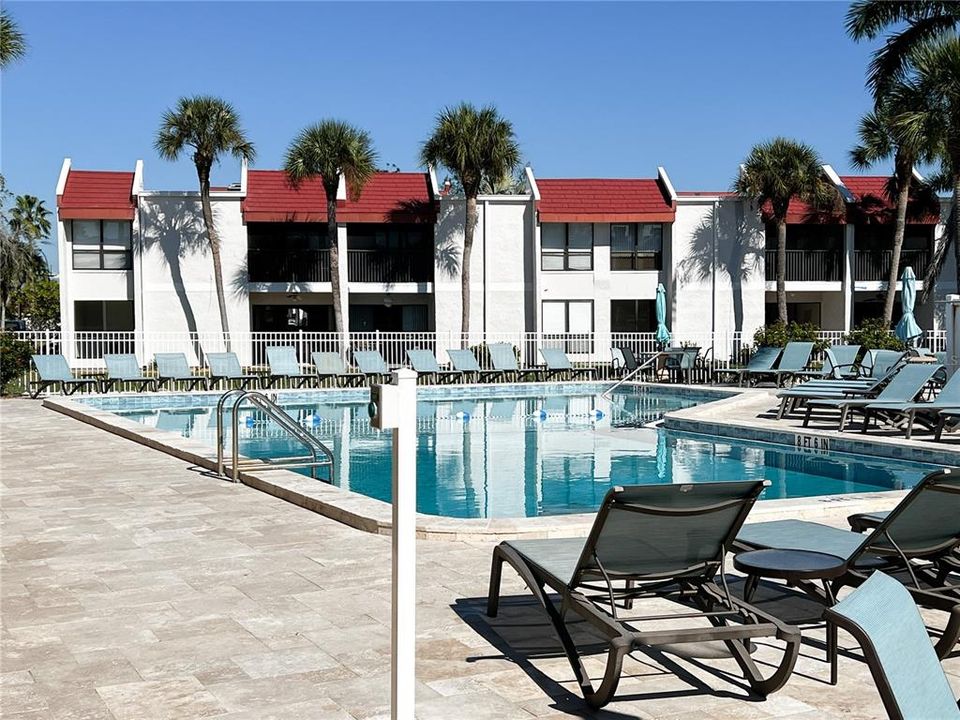 For Sale: $540,000 (2 beds, 2 baths, 1080 Square Feet)