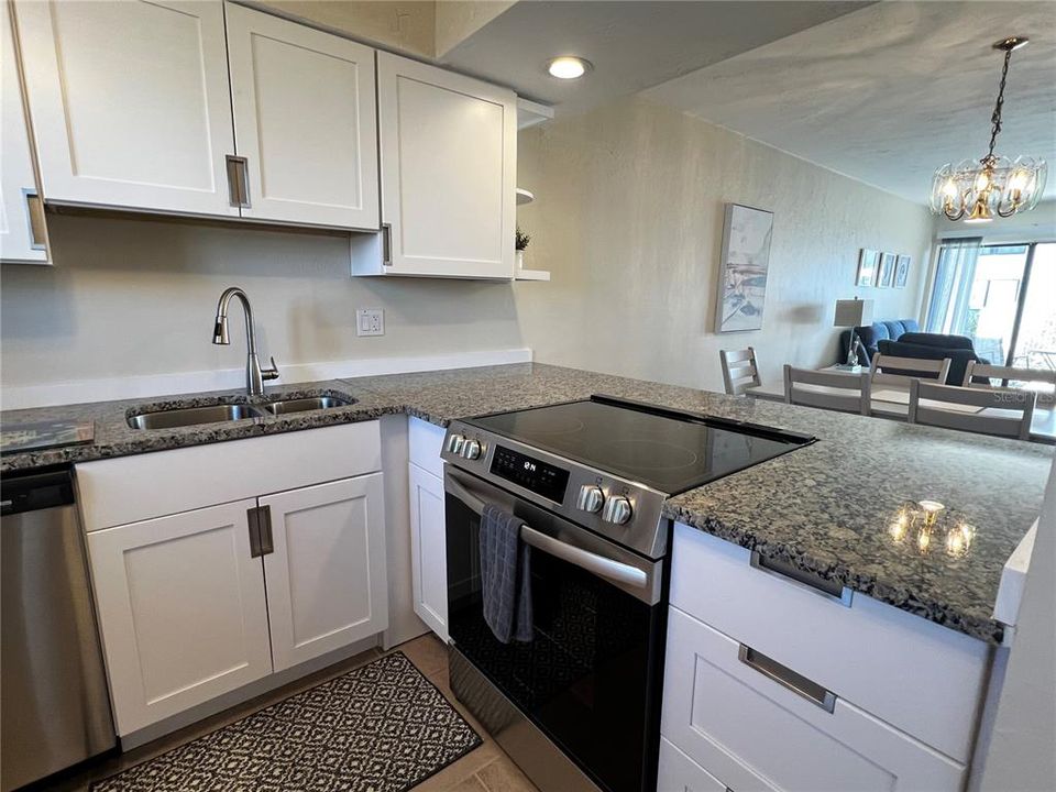 For Sale: $540,000 (2 beds, 2 baths, 1080 Square Feet)