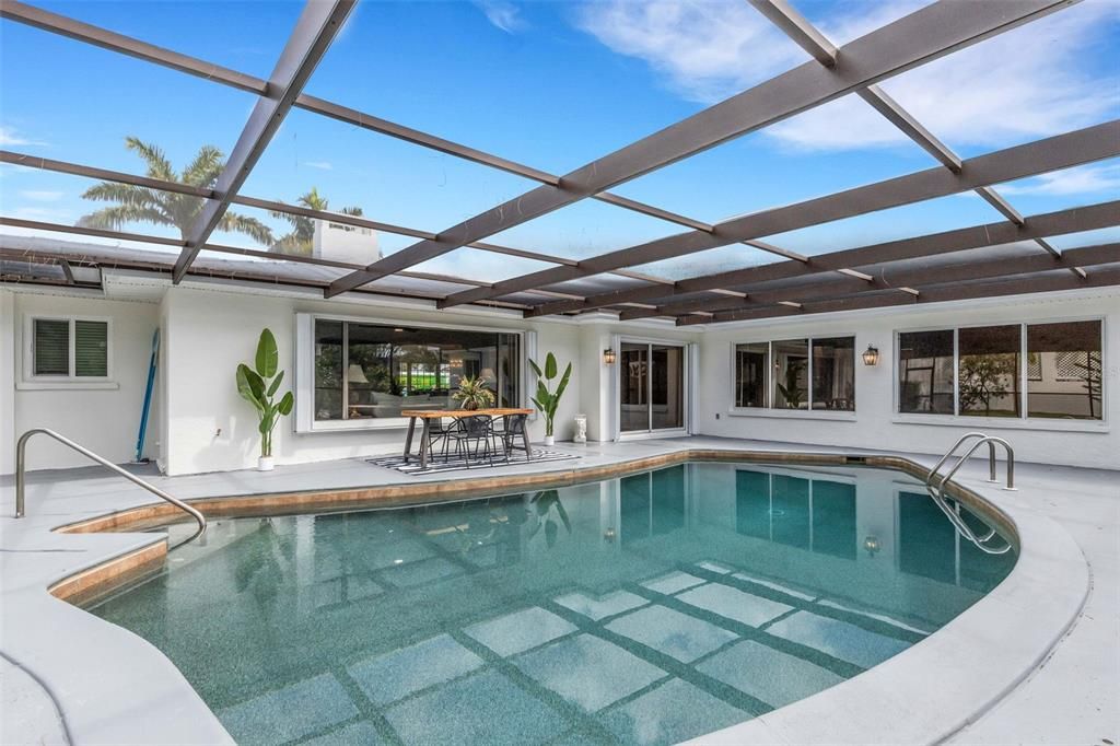 Под контрактом: $1,300,000 (5 спален, 5 ванн, 3482 Квадратных фут)