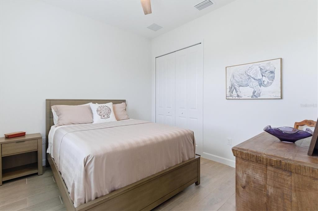 For Sale: $859,900 (4 beds, 3 baths, 2553 Square Feet)