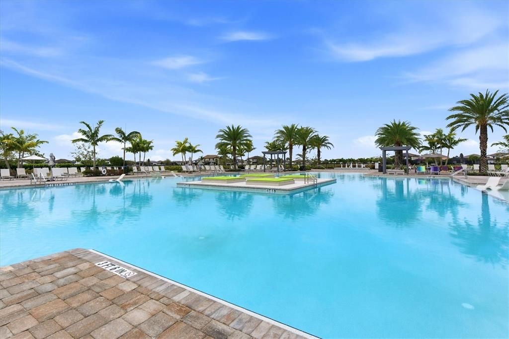 For Sale: $859,900 (4 beds, 3 baths, 2553 Square Feet)