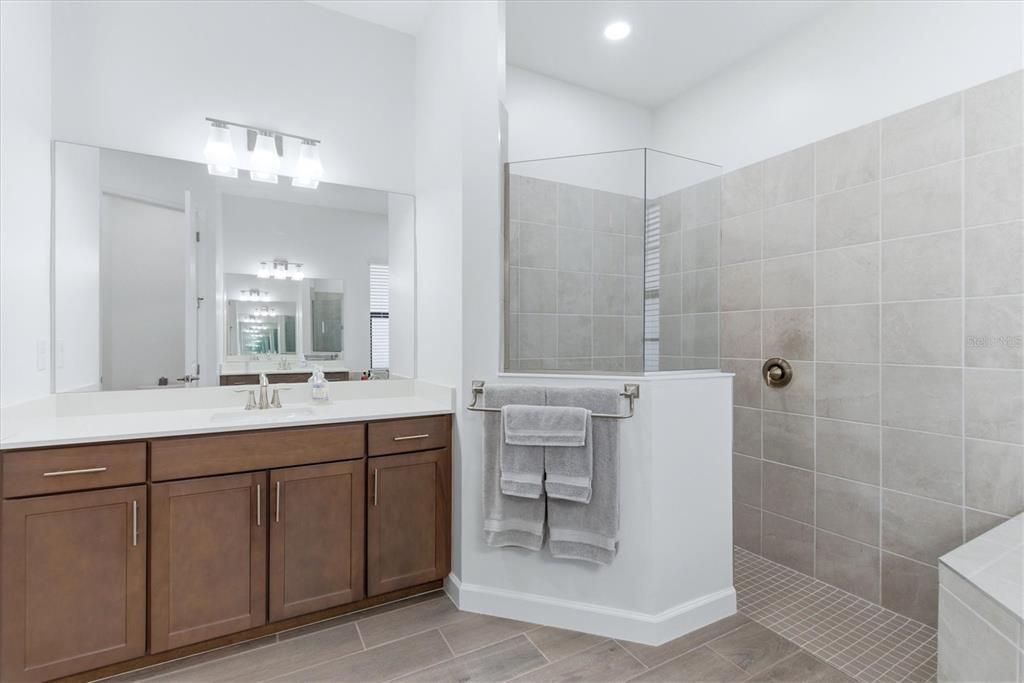 For Sale: $859,900 (4 beds, 3 baths, 2553 Square Feet)
