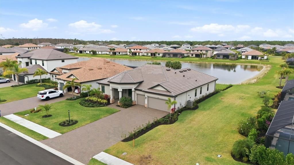 For Sale: $859,900 (4 beds, 3 baths, 2553 Square Feet)