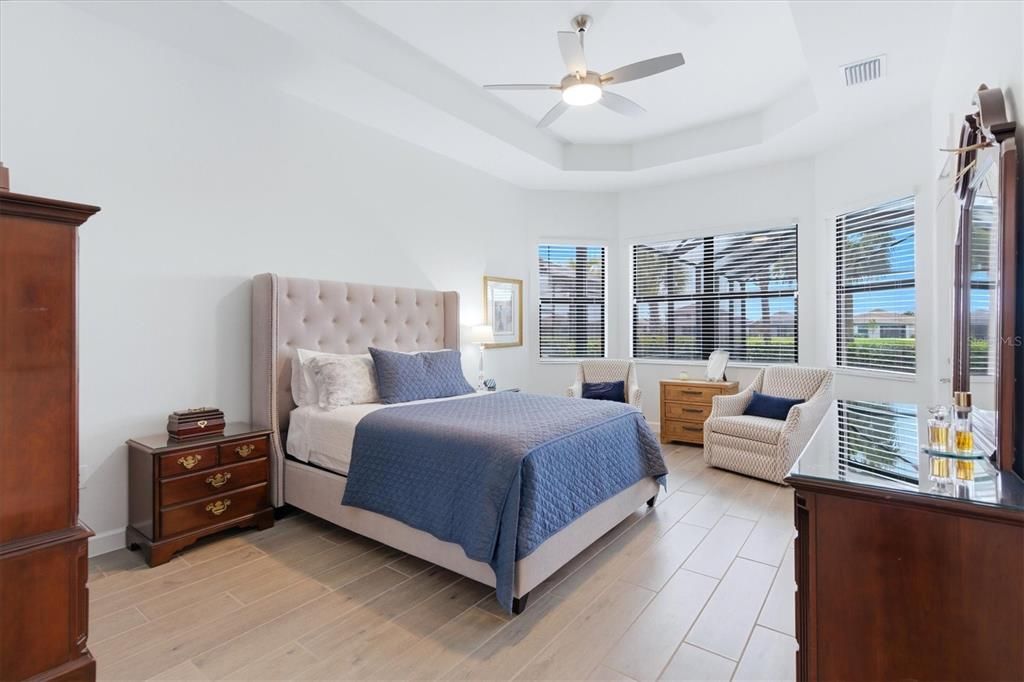 For Sale: $859,900 (4 beds, 3 baths, 2553 Square Feet)