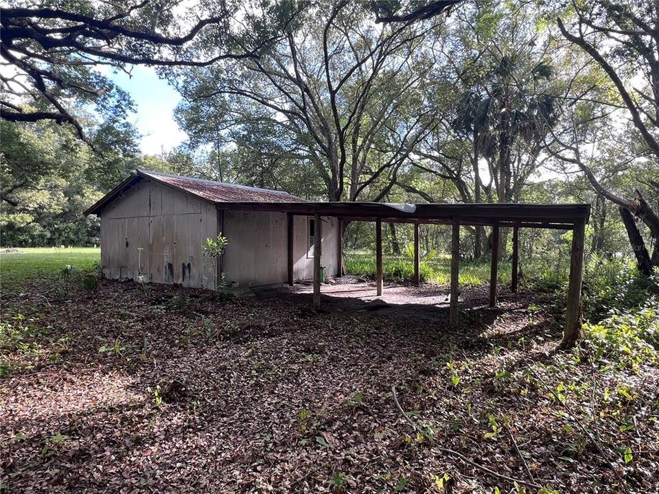 For Sale: $229,900 (2 beds, 1 baths, 936 Square Feet)