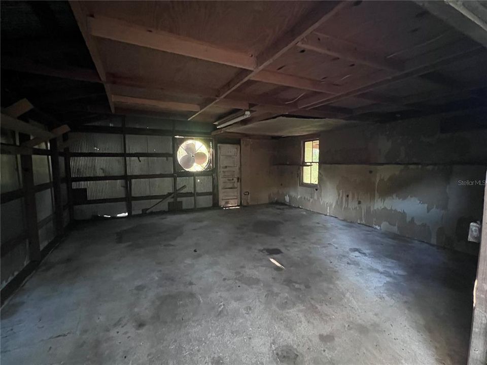 For Sale: $229,900 (2 beds, 1 baths, 936 Square Feet)