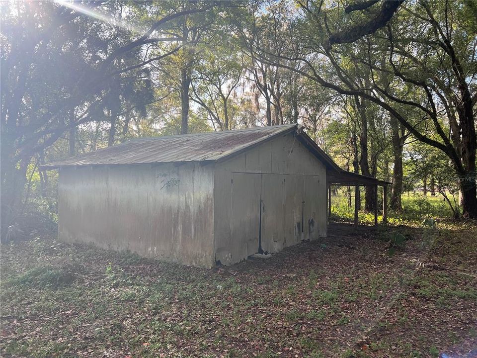 For Sale: $229,900 (2 beds, 1 baths, 936 Square Feet)