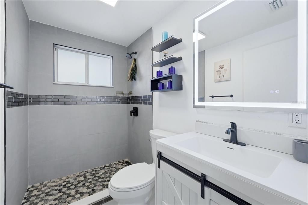 For Sale: $1,999,900 (4 beds, 2 baths, 2537 Square Feet)