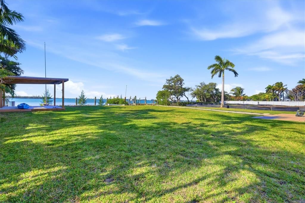For Sale: $1,999,900 (4 beds, 2 baths, 2537 Square Feet)