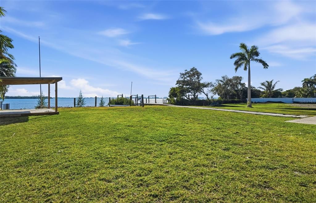 For Sale: $1,999,900 (4 beds, 2 baths, 2537 Square Feet)