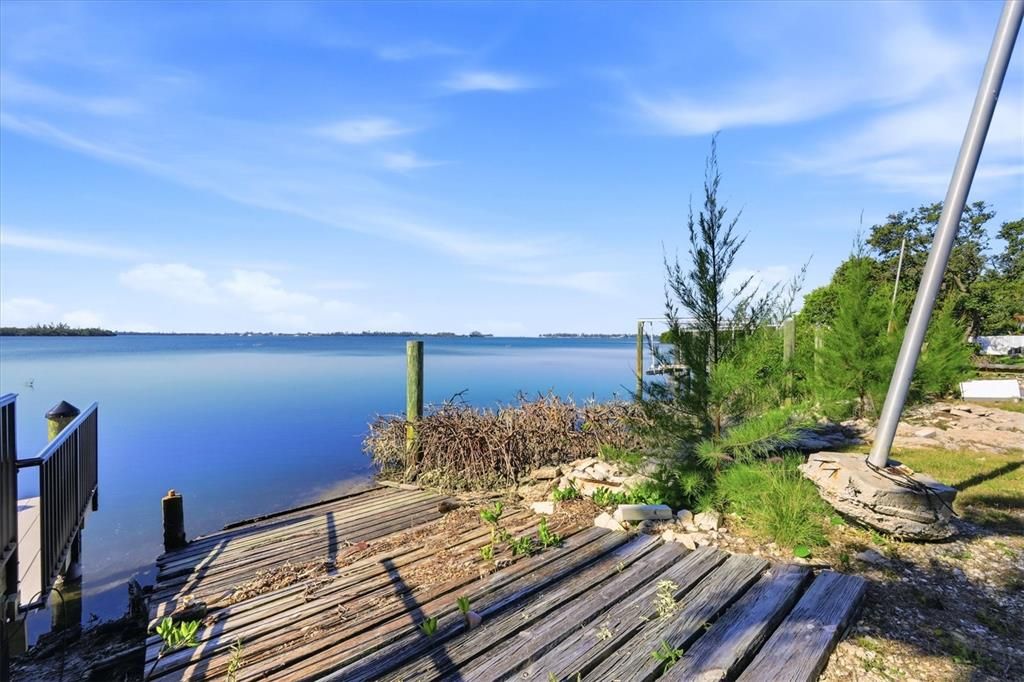 For Sale: $1,999,900 (4 beds, 2 baths, 2537 Square Feet)