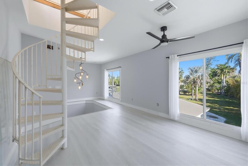For Sale: $1,999,900 (4 beds, 2 baths, 2537 Square Feet)