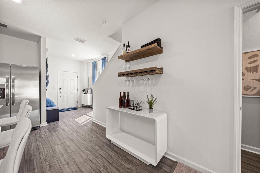 Activo con contrato: $269,990 (3 camas, 2 baños, 1765 Pies cuadrados)