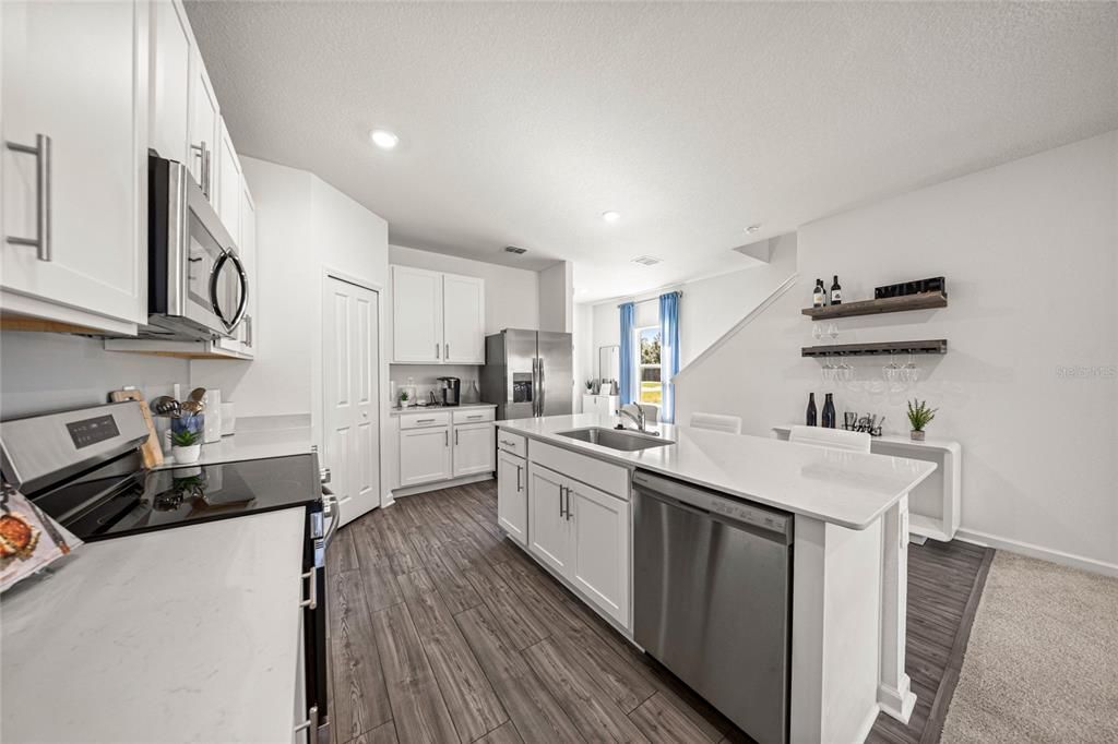 Activo con contrato: $269,990 (3 camas, 2 baños, 1765 Pies cuadrados)