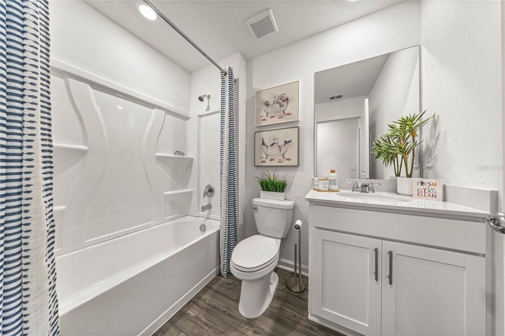 Activo con contrato: $269,990 (3 camas, 2 baños, 1765 Pies cuadrados)