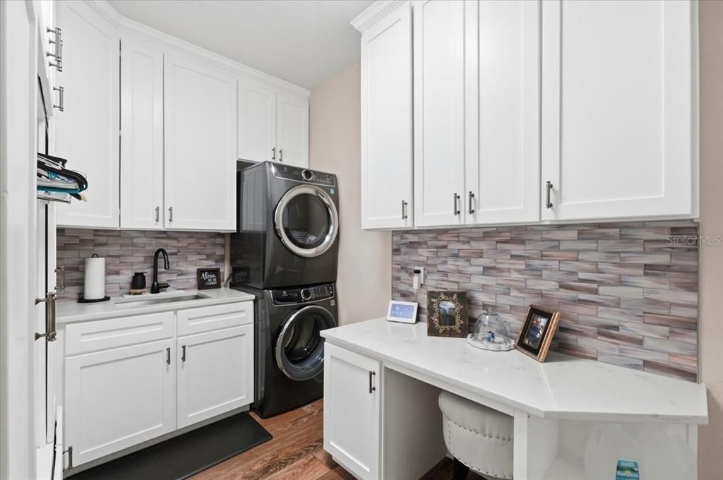 For Sale: $785,000 (3 beds, 3 baths, 2578 Square Feet)