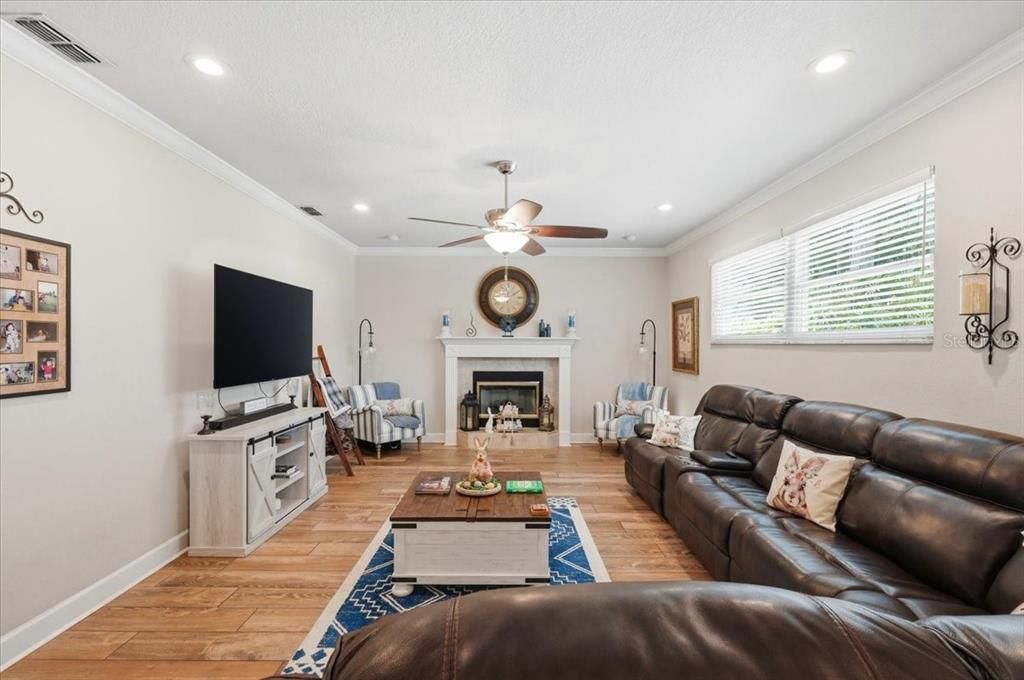 For Sale: $785,000 (3 beds, 3 baths, 2578 Square Feet)