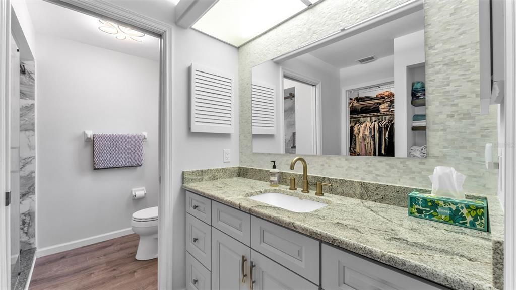Activo con contrato: $319,900 (2 camas, 2 baños, 1484 Pies cuadrados)