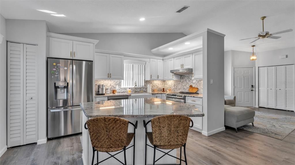 Activo con contrato: $319,900 (2 camas, 2 baños, 1484 Pies cuadrados)