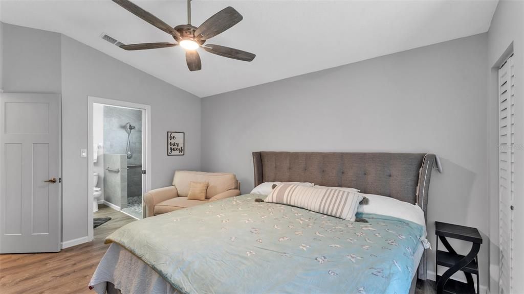 Activo con contrato: $319,900 (2 camas, 2 baños, 1484 Pies cuadrados)