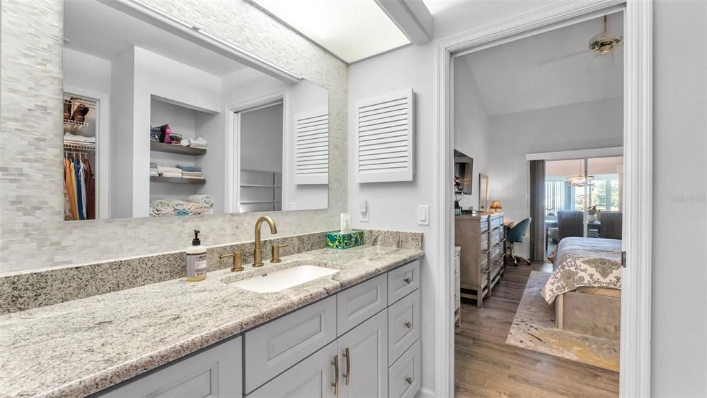Activo con contrato: $319,900 (2 camas, 2 baños, 1484 Pies cuadrados)