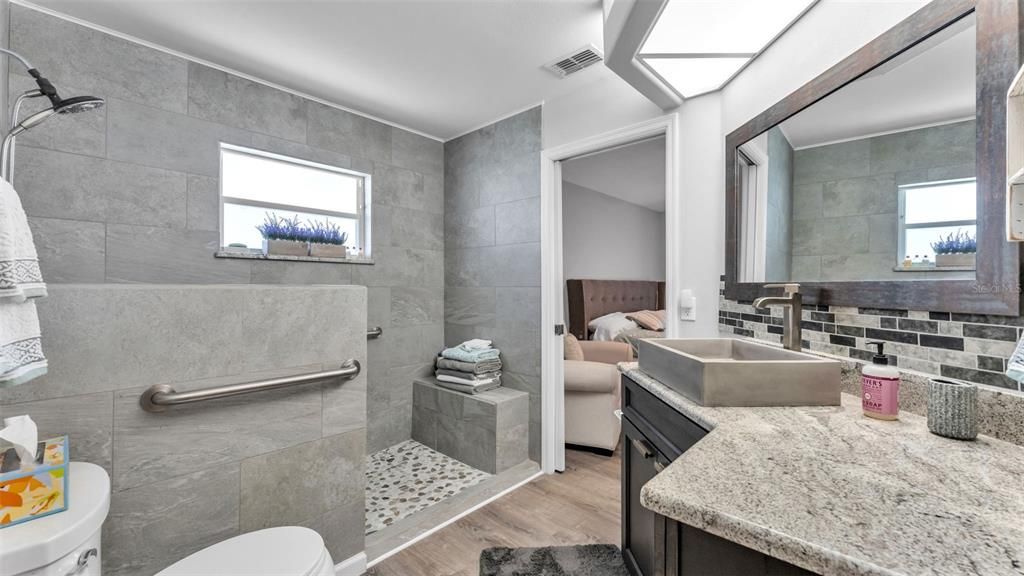 Activo con contrato: $319,900 (2 camas, 2 baños, 1484 Pies cuadrados)