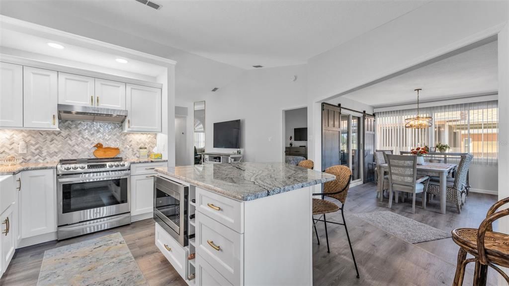 Activo con contrato: $319,900 (2 camas, 2 baños, 1484 Pies cuadrados)