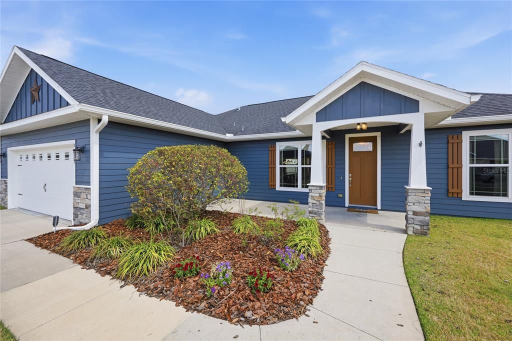 Active With Contract: $379,900 (3 beds, 2 baths, 1726 Square Feet)