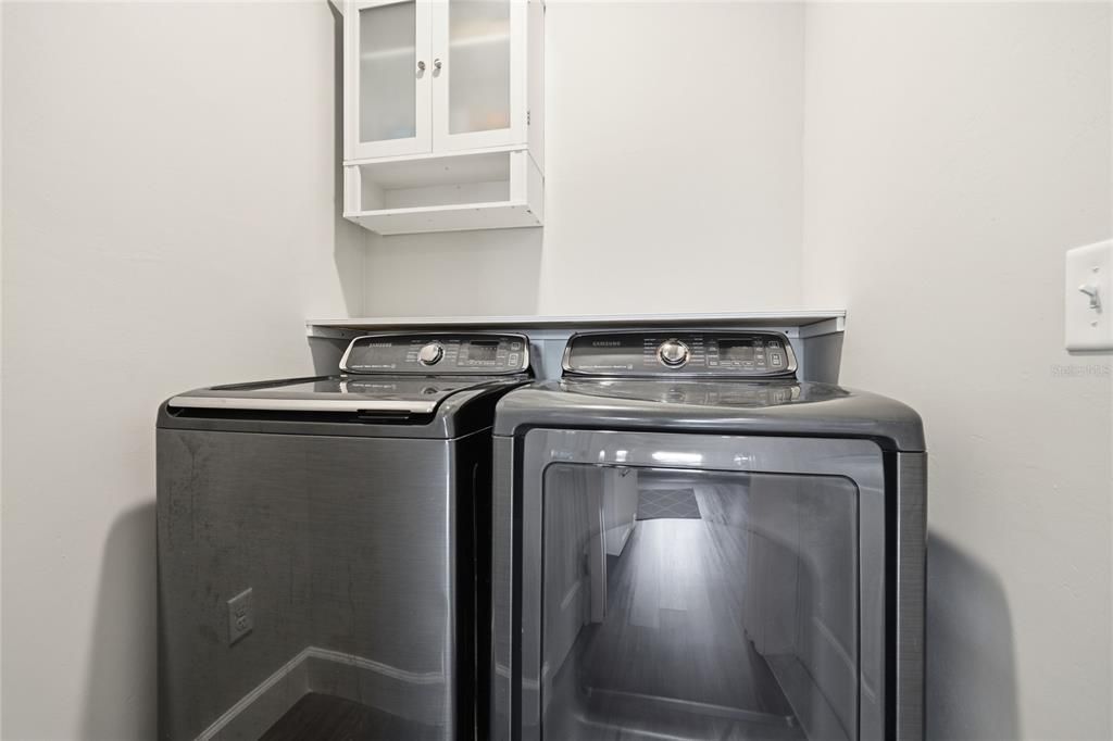 Active With Contract: $379,900 (3 beds, 2 baths, 1726 Square Feet)