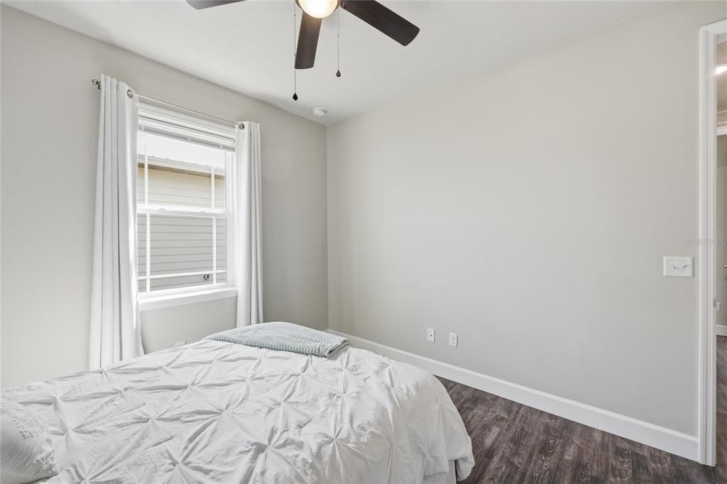 Active With Contract: $379,900 (3 beds, 2 baths, 1726 Square Feet)