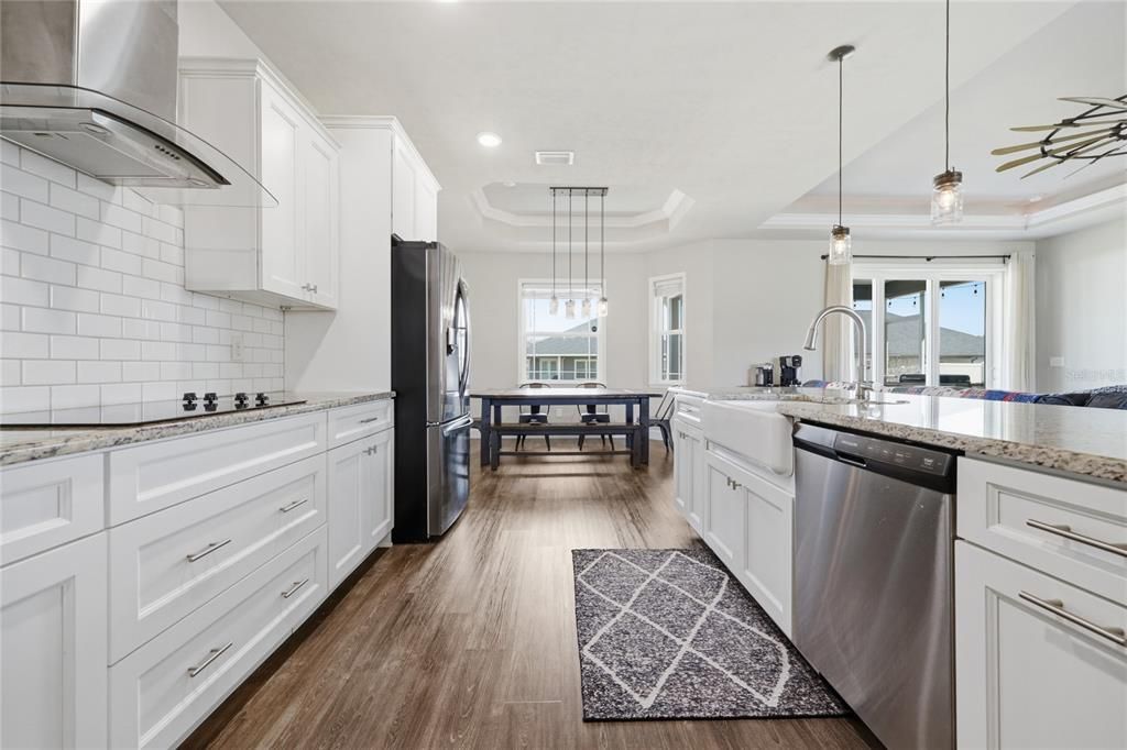 Active With Contract: $379,900 (3 beds, 2 baths, 1726 Square Feet)