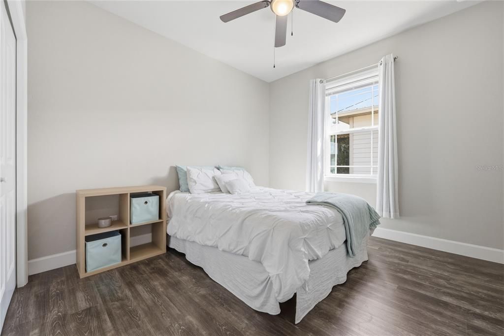 Active With Contract: $379,900 (3 beds, 2 baths, 1726 Square Feet)