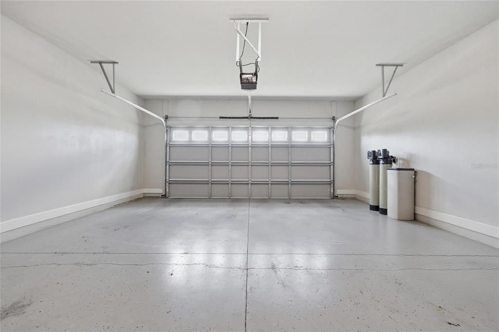 Active With Contract: $379,900 (3 beds, 2 baths, 1726 Square Feet)