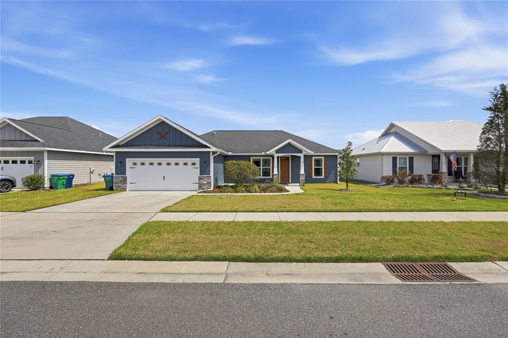 Active With Contract: $379,900 (3 beds, 2 baths, 1726 Square Feet)