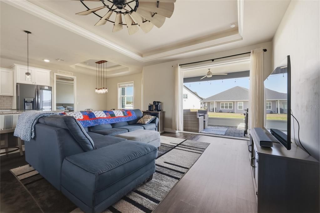 Active With Contract: $379,900 (3 beds, 2 baths, 1726 Square Feet)